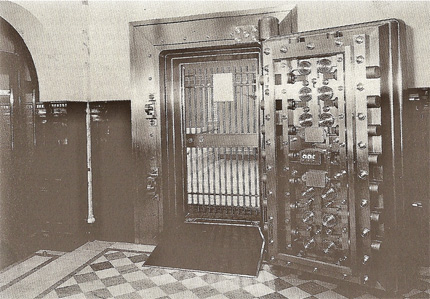 Vault door, delivered from Rosengrens to a bank in Stockholm in 1910.