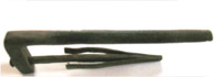 Lådlås av mässing med bygel och spärrfjädrar tillverkade av stål, ca 1500-tal.